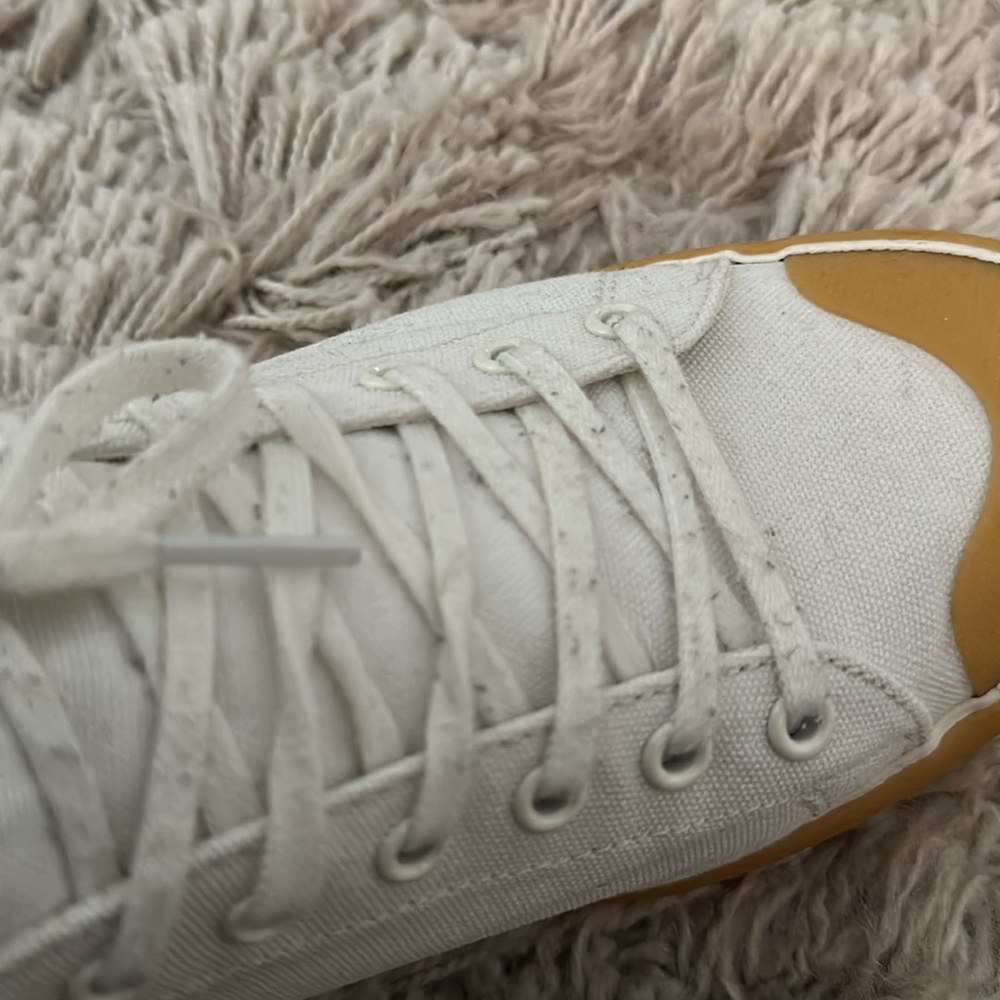 LACOSTE gum sole sneakers - Picture 6 of 6